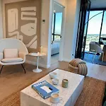 Utopia City Oasis Exquisite Urban Retreat